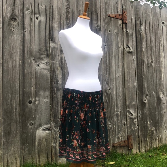 Max Studio Floral Skirt with Elastic Waist. Size M - Picture 8 of 12